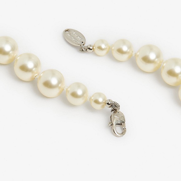 Vivienne Westwood Orb Crystal Pendant Pearl Necklace ✨ - Picture 3 of 8